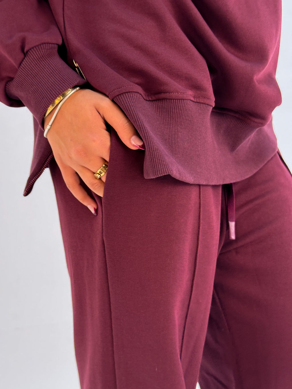 Tender Strength – Lounge Set