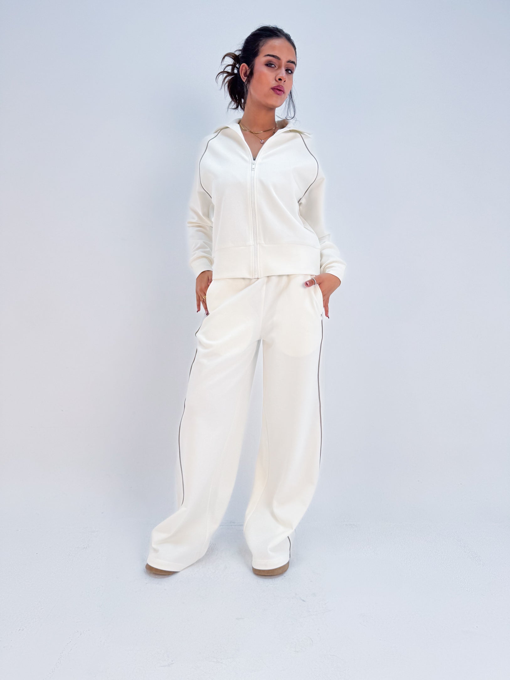 Pure Ease White - Lounge Set